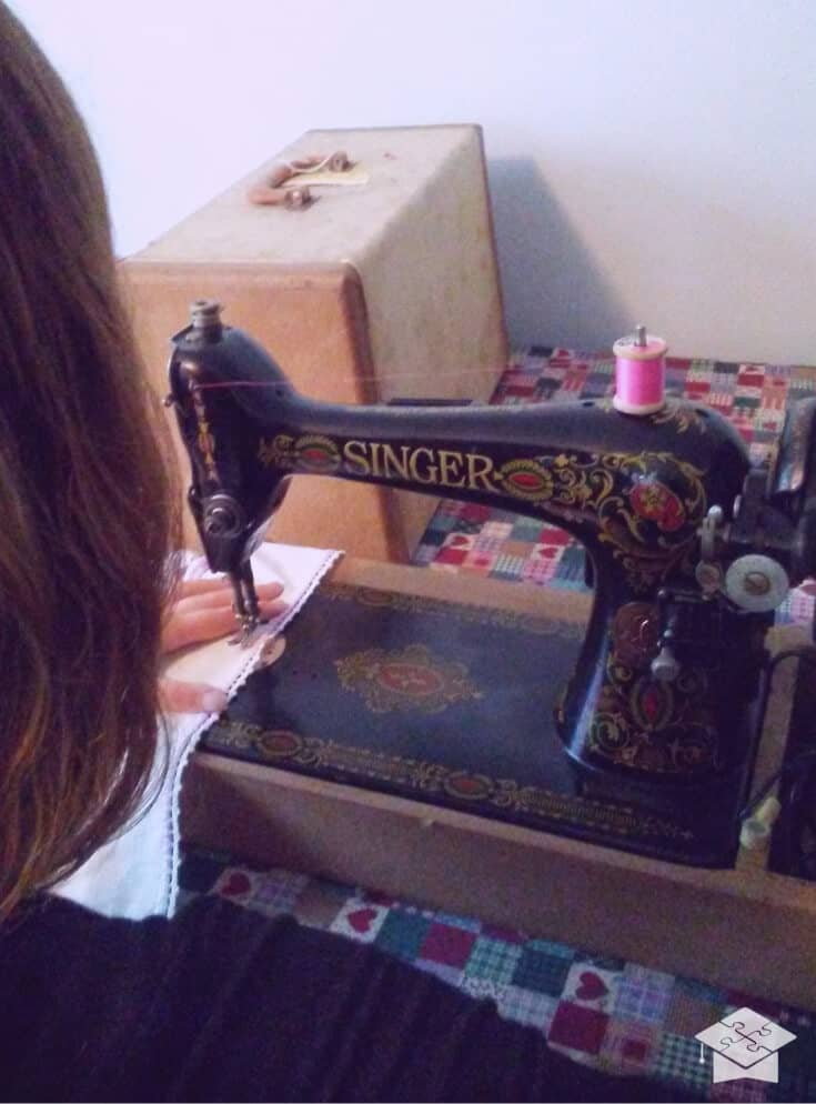 This is your guide to picking out the best sewing machine for beginners