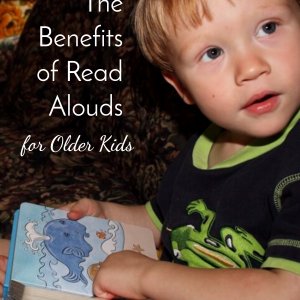Reading aloud to your kids has many benefits!